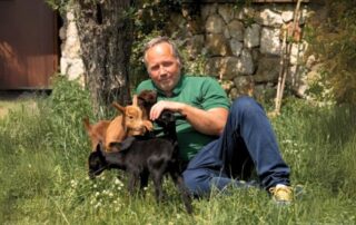 allevatore-capra-campo