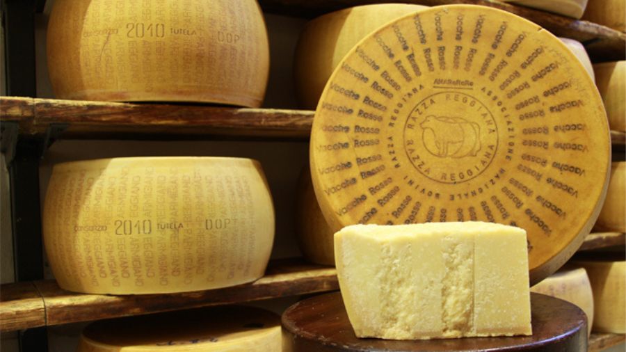 parmigiano-vacche-rosse-reggiane parmigiano-vacche-rosse-reggiane