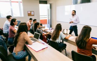 università-classe-giovani