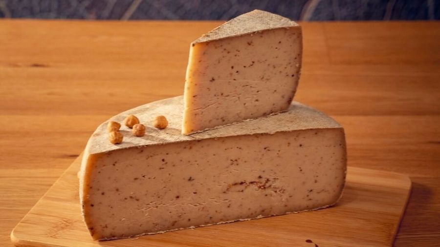 formaggio-nocciole