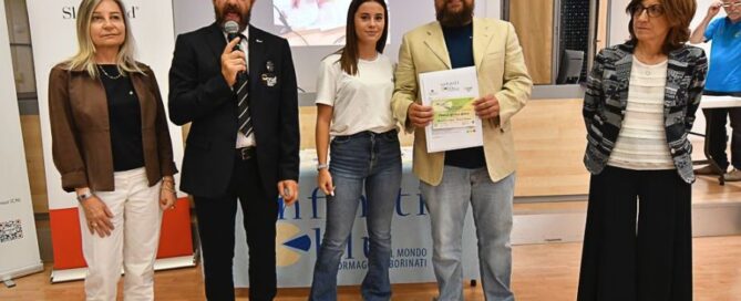 concorso-infiniti-blu