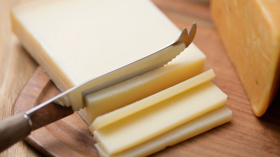 formaggio – coltello – fetta formaggio - coltello - fetta