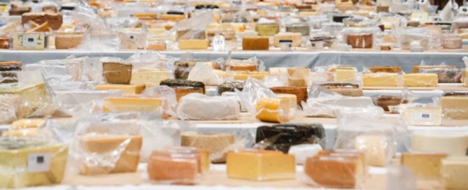 Formaggi-esposizione-world-cheese-awards-2025